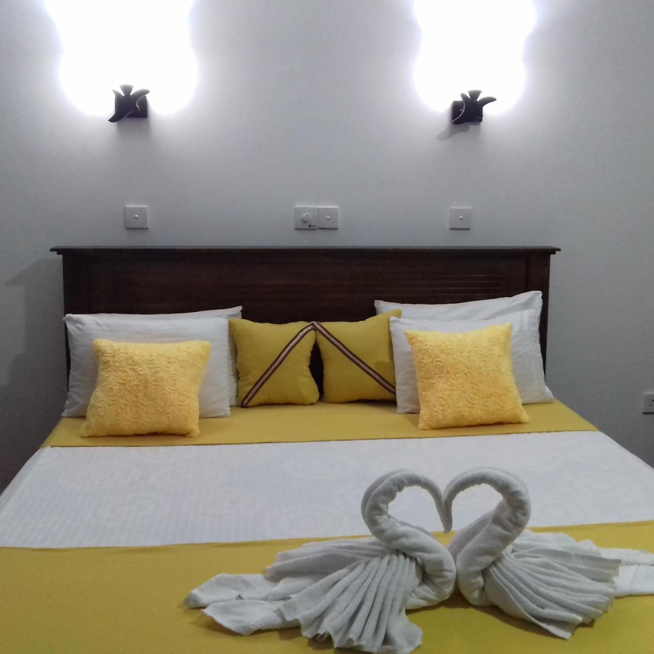 Rainbow Guest House Hikkaduwa Ngoại thất bức ảnh